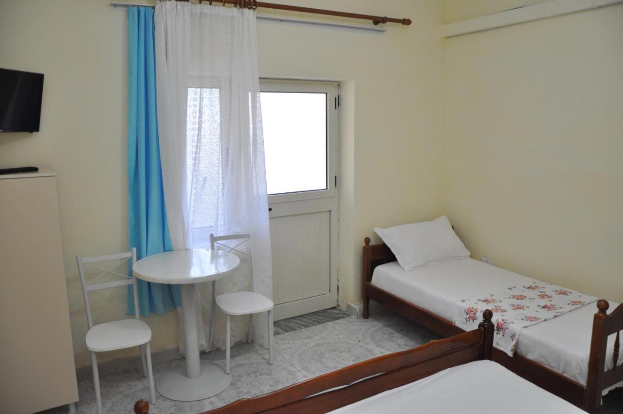 Guesthouse Novi Durrës Exteriör bild