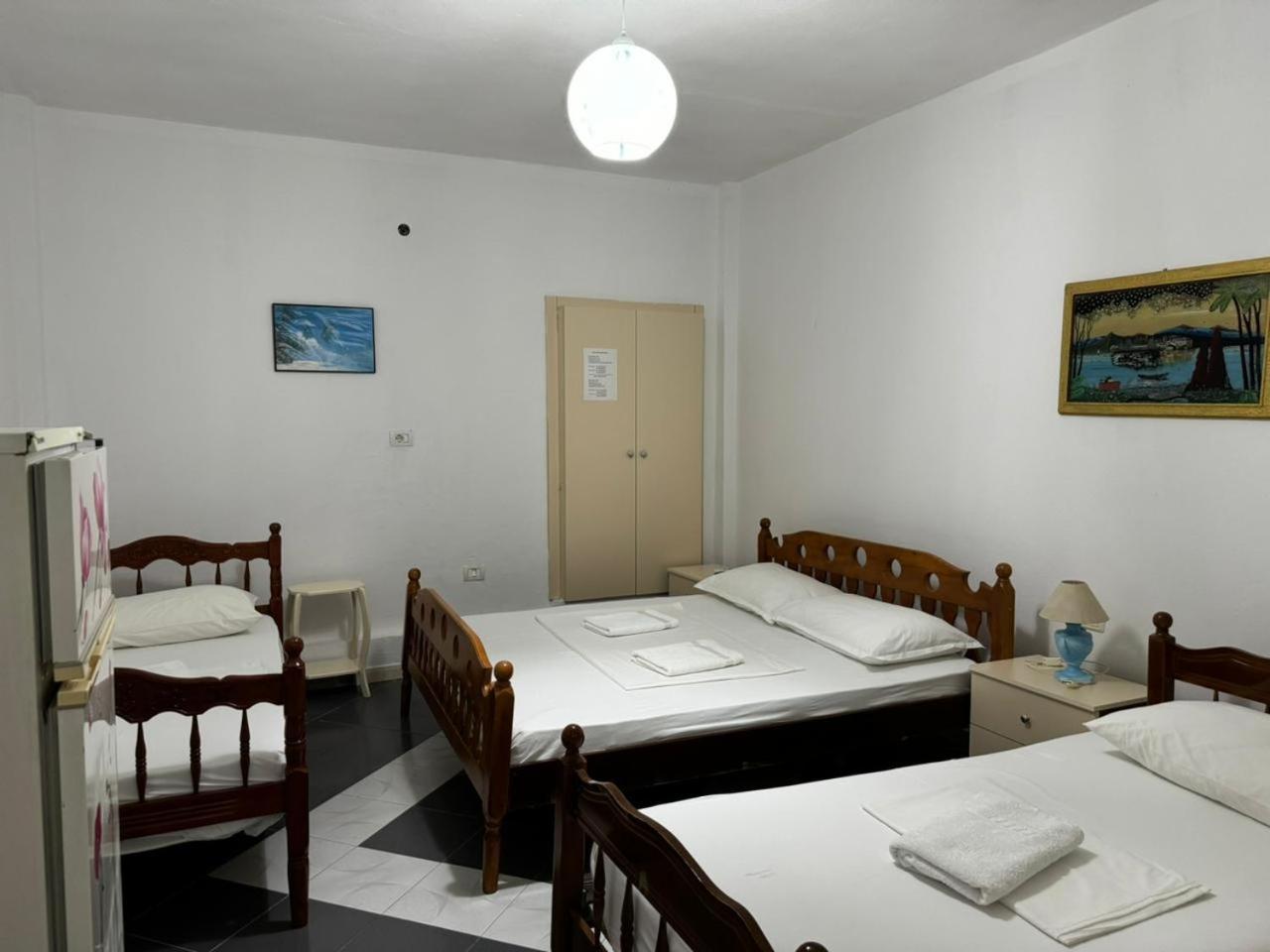 Guesthouse Novi Durrës Exteriör bild