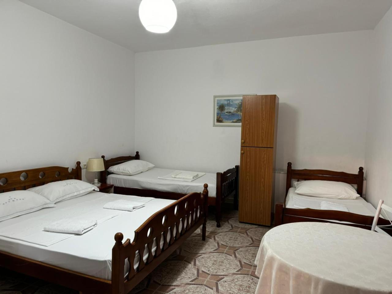 Guesthouse Novi Durrës Exteriör bild