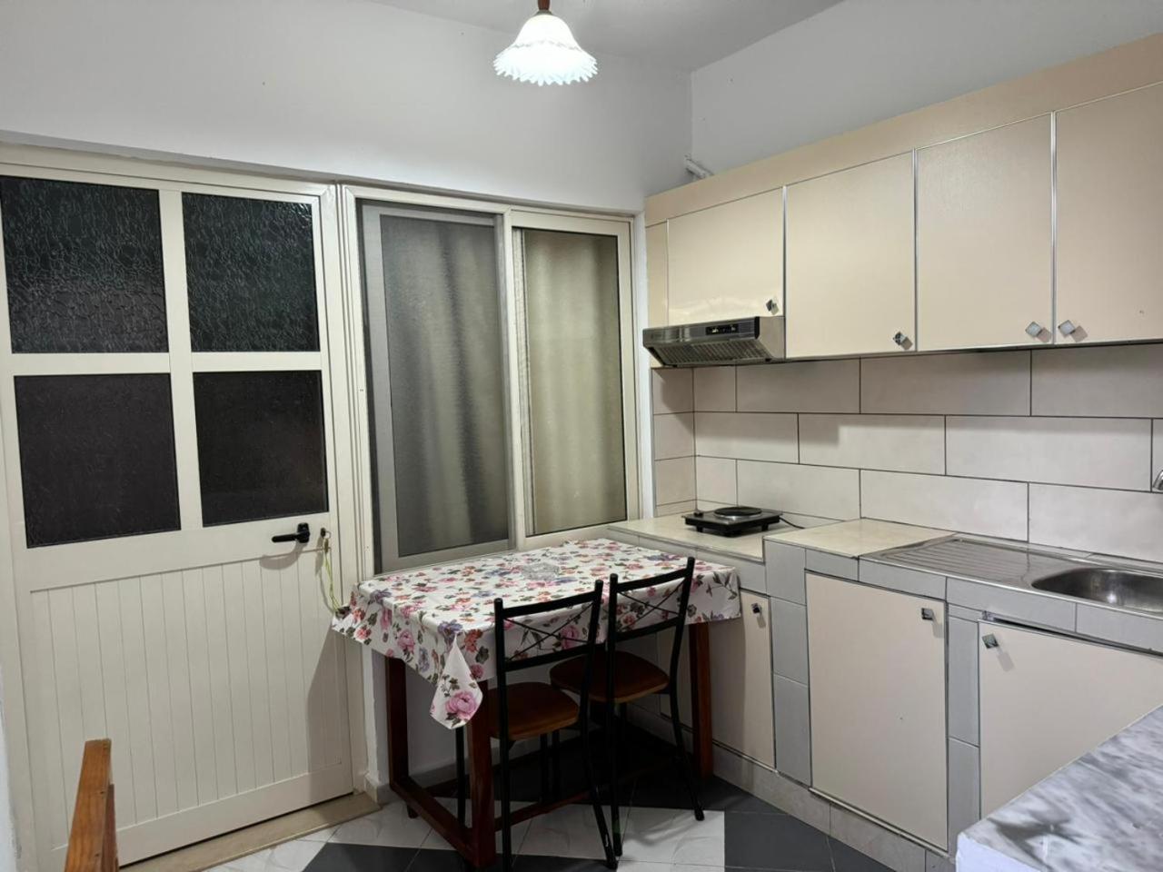 Guesthouse Novi Durrës Exteriör bild