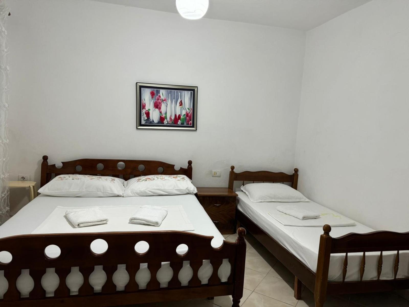 Guesthouse Novi Durrës Exteriör bild