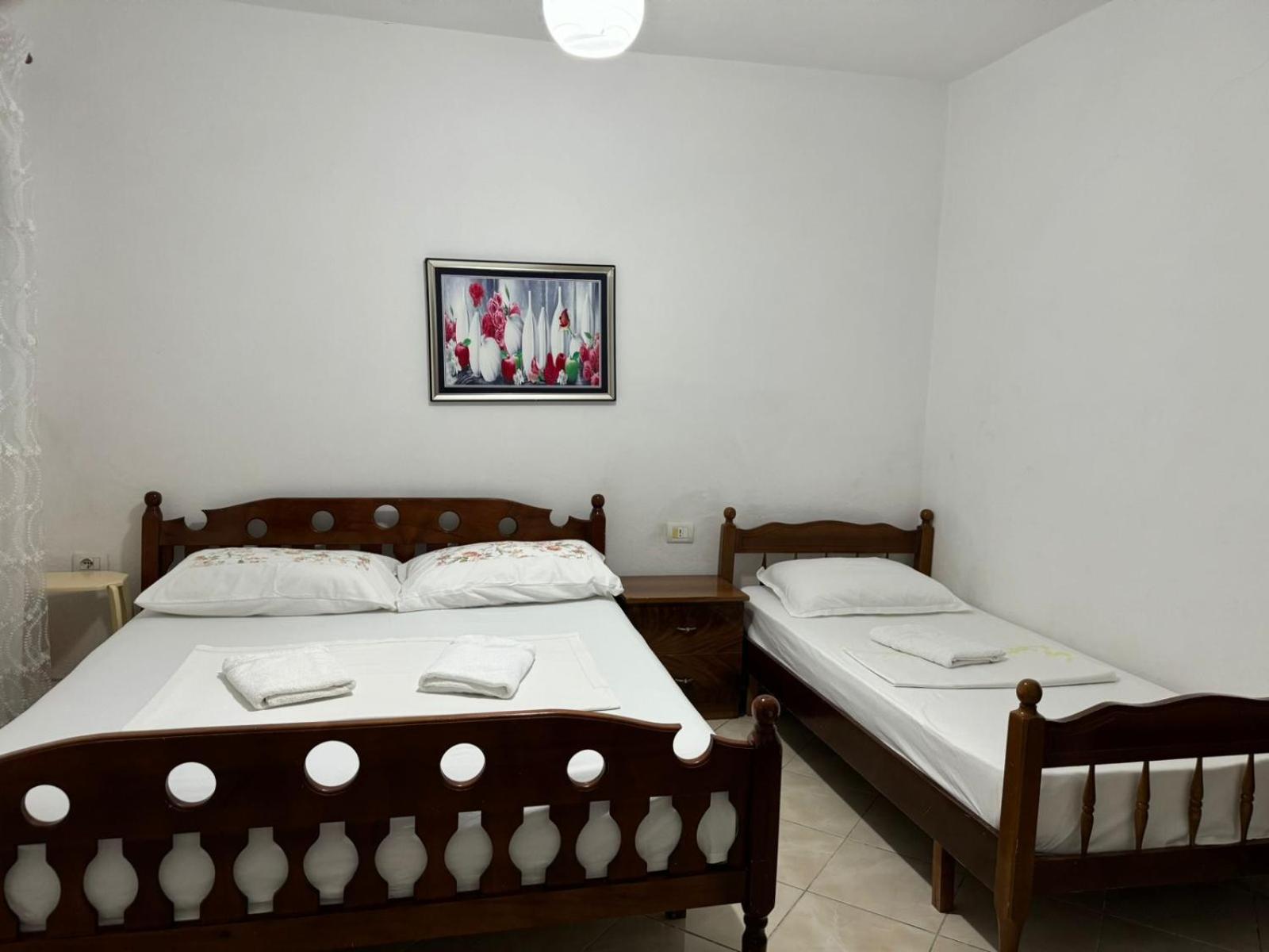 Guesthouse Novi Durrës Exteriör bild