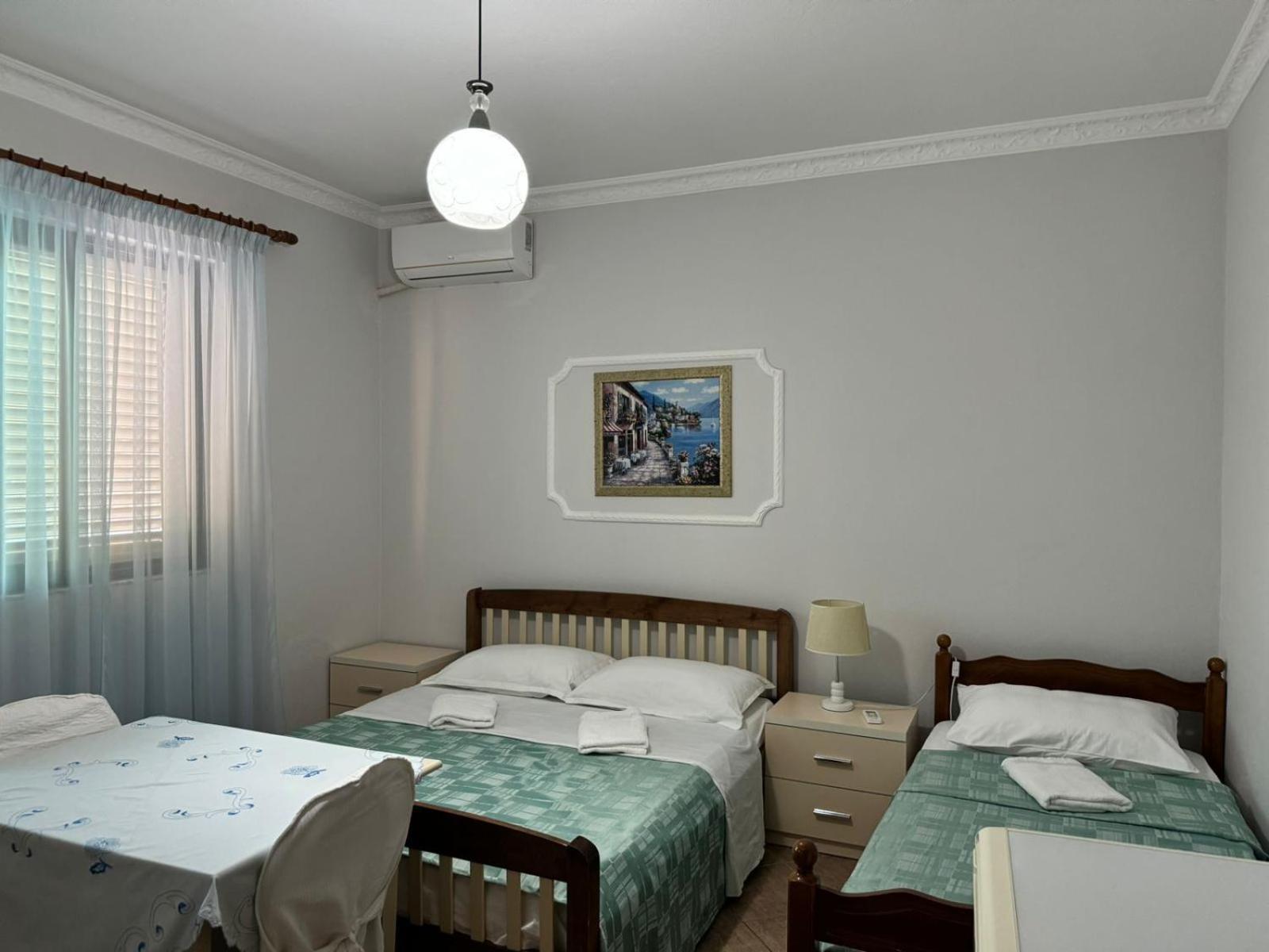Guesthouse Novi Durrës Exteriör bild