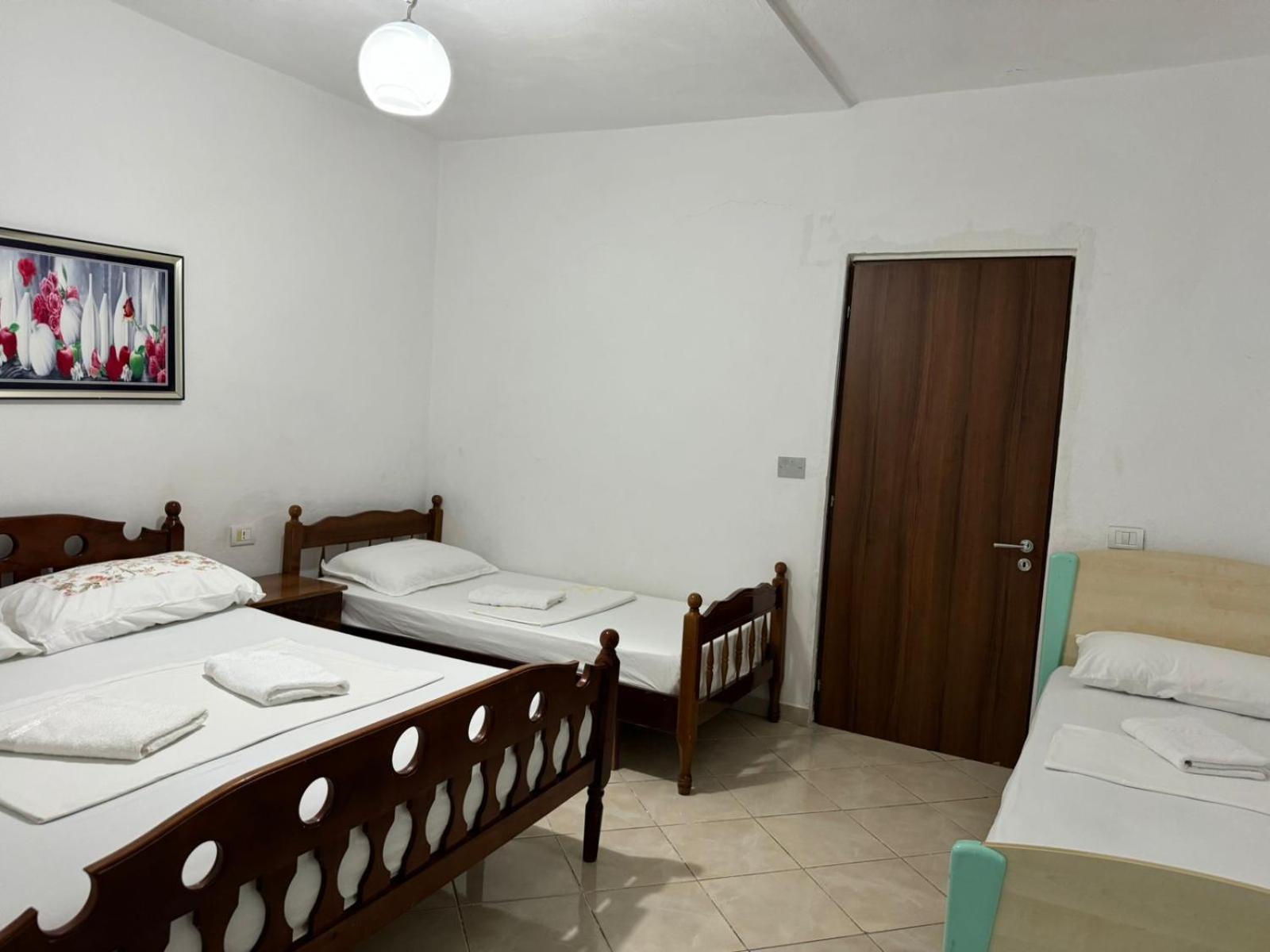Guesthouse Novi Durrës Exteriör bild